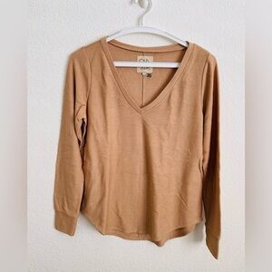 💃 CHASER V-Neck Long Sleeve Camel Relaxed Soft Knit Top Women’s Size S NWT